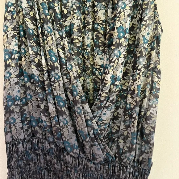 Joie woman silk floral print wrap sleeveless blouse - Picture 3 of 8